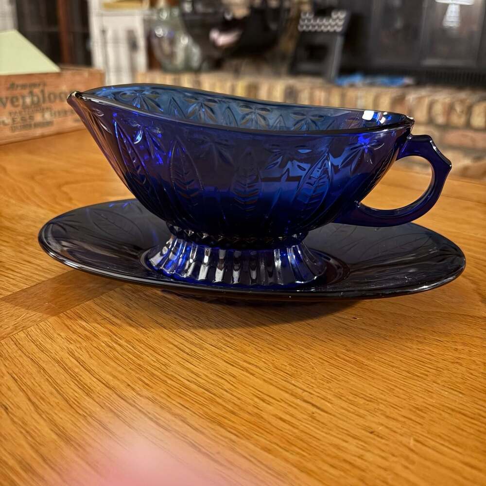 Arcoroc Royal Sapphire Cobalt Blue Glass Gravy Boat with Underplate